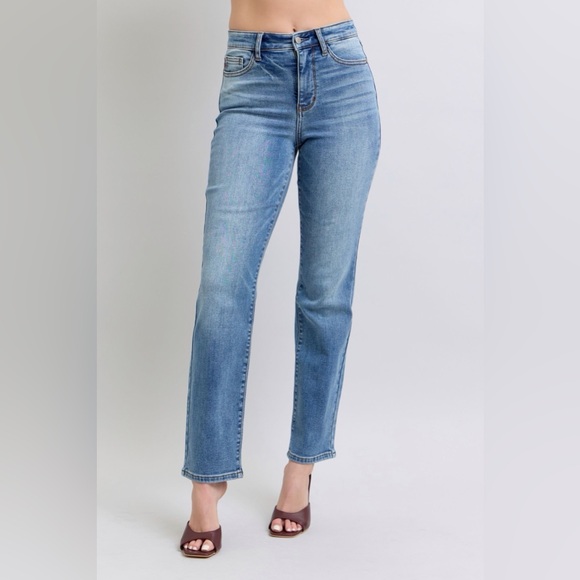 NEW🎉Judy Blue Full Size Wash Thermal Straight Jeans with Pockets ON SALE* - Picture 2 of 10